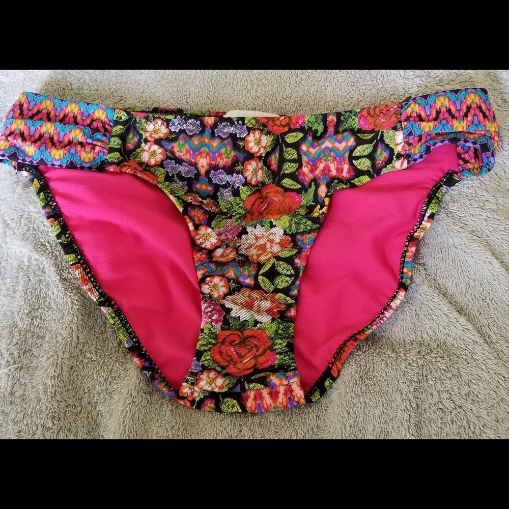 NWOT Jessica Simpson Floral bikini bottoms small
